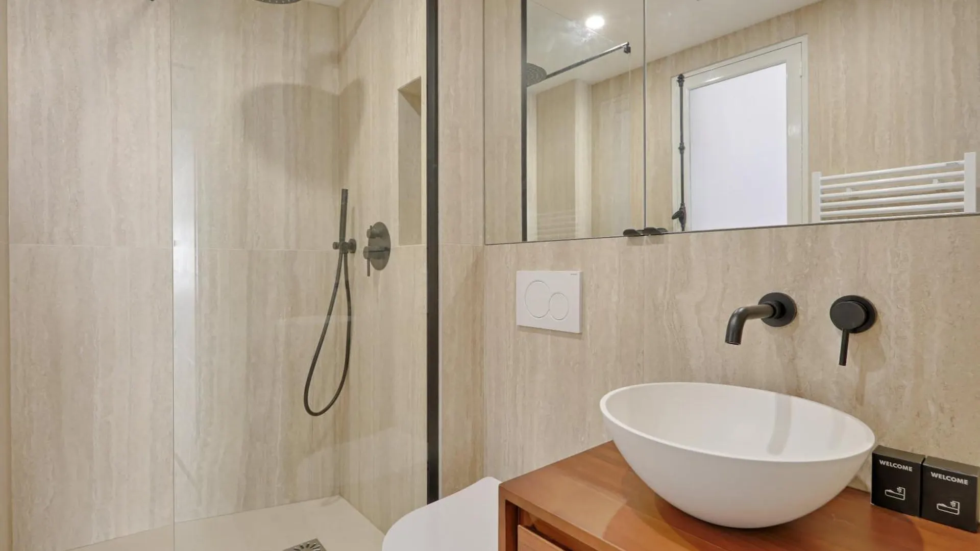 Marais Louvre Luxury New 2Br Full Ac By Melvane Paris 0*,  France