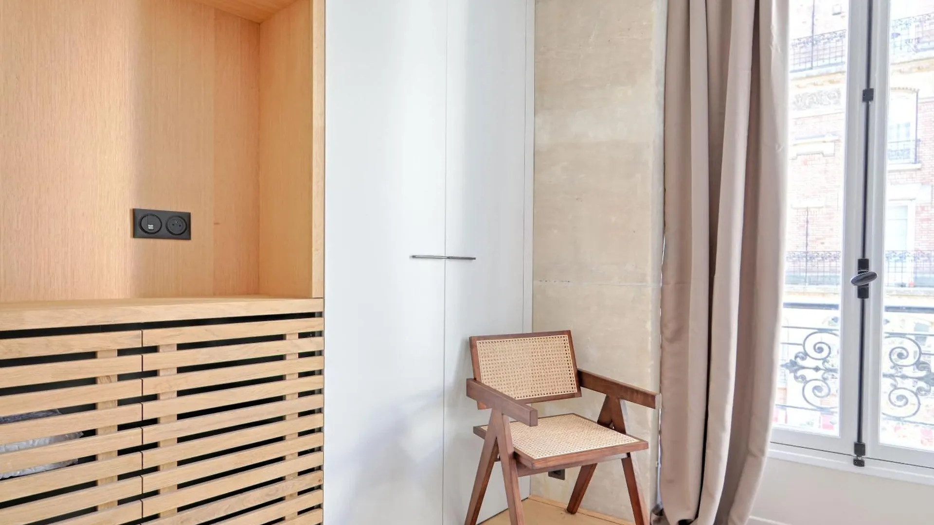 Marais Louvre Luxury New 2Br Full Ac By Melvane Parijs
