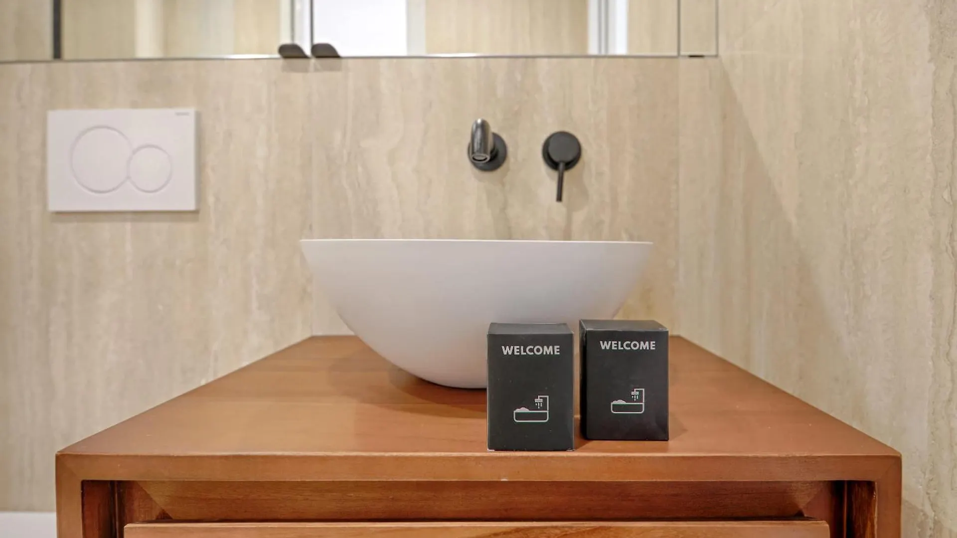 Marais Louvre Luxury New 2Br Full Ac By Melvane Parijs Frankrijk