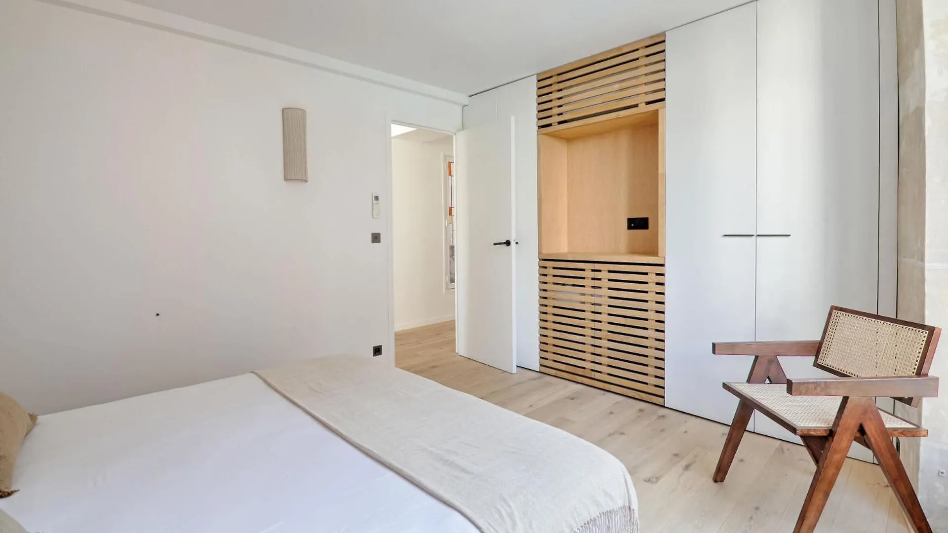 Marais Louvre Luxury New 2Br Full Ac By Melvane Parijs