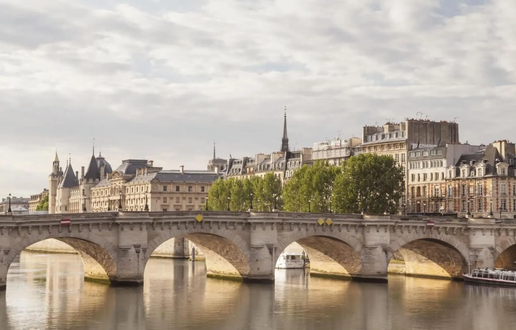 Marais Louvre Luxury New 2Br Full Ac By Melvane Parigi